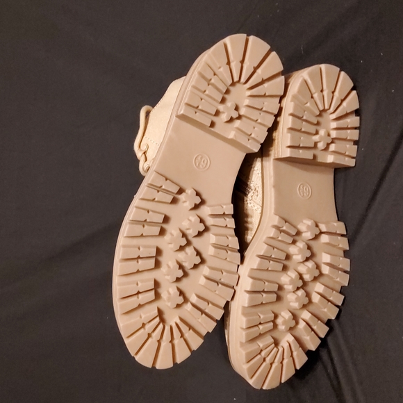 Women's Parker Lace-Up Combat Boots - Universal Thread™ Tan - Picture 7 of 7